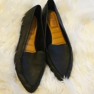 Me too pointed flat